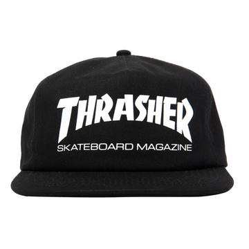 Gorra Thrasher negra con logo Skateboard Magazine en color blanco