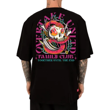 Polo oversize Overtake Eternal vista posterior con estampado gráfico