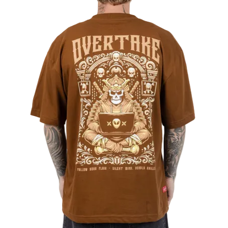 Polo oversize Overtake Samurai System vista posterior con estampado gráfico