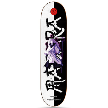Imagen de la tabla de skate 4bidden Madara con arte inspirado en anime, fondo blanco con detalles violetas y tipografía japonesa.